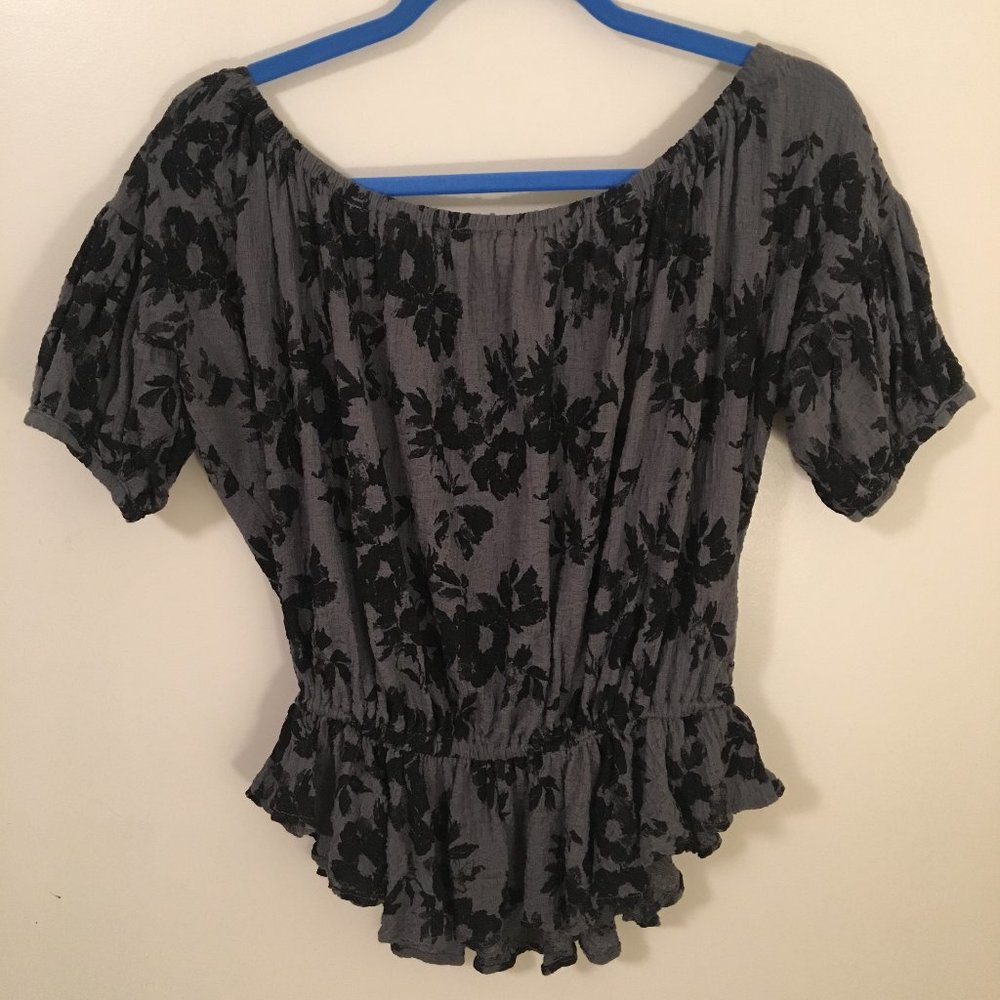 Free People Shades of Cool Black and Gray Floral Off the Shoulder Cinch Waist SM